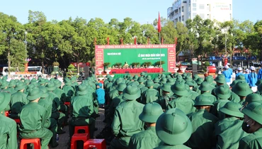 Buổi lễ giao nhận quân của thành phố Buôn Ma Thuột được tổ chức trang trọng, an toàn và ý nghĩa.