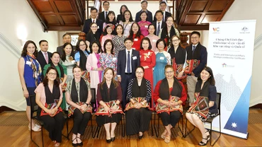 Đoàn học viên tham gia buổi Lễ khai giảng của khoá học tại thành phố Perth, Australia. (Ảnh: Đại học Curtin)