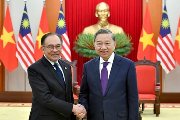 Tổng Bí thư Tô Lâm tiếp Thủ tướng Malaysia Anwar Ibrahim.