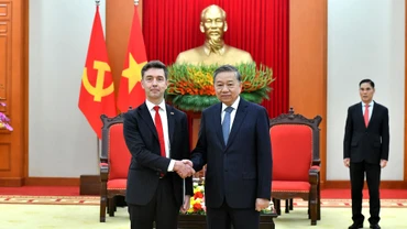Tổng Bí thư Tô Lâm tiếp Đại sứ Liên minh châu Âu (EU) tại Việt Nam Julien Guerrier.