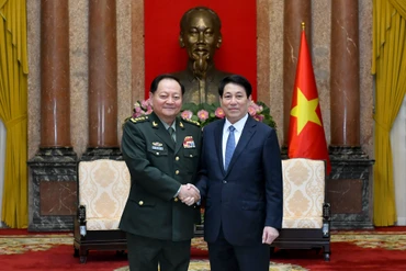 Chủ tịch nước Lương Cường tiếp Thượng tướng Trương Hựu Hiệp, Phó Chủ tịch Quân ủy Trung ương Trung Quốc. 