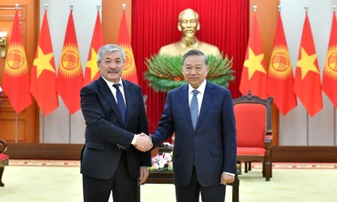 Tổng Bí thư Tô Lâm và Thủ tướng Cộng hòa Kyrgyzstan Adylbek Kasymaliev.