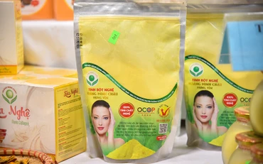 Sản phẩm tinh bột nghệ Minh Châu của Công ty TNHH Hoàng Minh Châu, huyện Khoái Châu, Hưng Yên. (Ảnh: Nhật Quang)