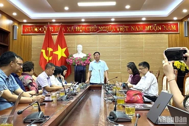 Lãnh đạo Sở Lao động-Thương binh và Xã hội Hà Nội thông tin về chương trình.