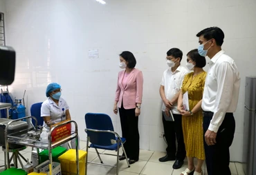 Lãnh đạo thành phố Hà Nội kiểm tra công tác phòng, chống dịch Covid-19 trên địa bàn.