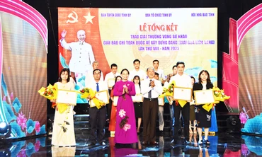 Sóc Trăng trao giải vòng sơ khảo Giải Báo chí toàn quốc về xây dựng Đảng lần thứ 8 năm 2023.