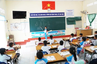 Một lớp học phổ thông vùng đồng bào dân tộc thiểu số tại Sóc Trăng.