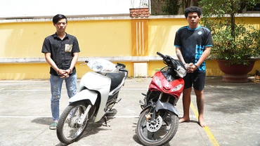 Hai đối tượng cùng phương tiện thực hiện các vụ cướp giật tài sản.