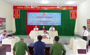 Quang cảnh phiên tòa giả định.