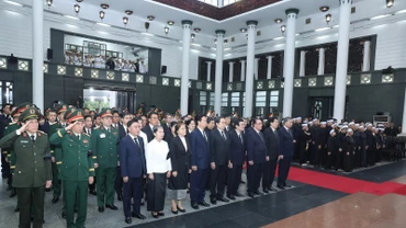 Lễ truy điệu nguyên Chủ tịch nước Trần Đức Lương. (Ảnh: TTXVN)