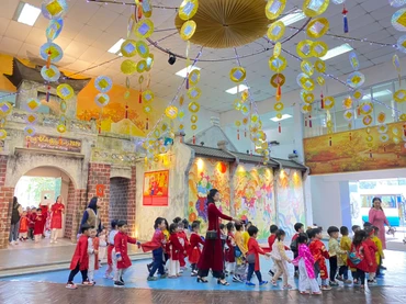 Không gian Tết tại Hoàng thành Thăng Long thu hút đông đảo công chúng.