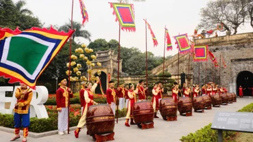 Hoàng thành Thăng Long rực rỡ sắc xuân trong những ngày Tết.