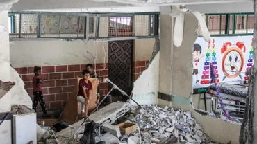 Một trường học bị phá hủy sau các cuộc không kích của Israel tại Dải Gaza. (Ảnh: THX/TTXVN)