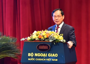 Bộ trưởng Ngoại giao Bùi Thanh Sơn phát biểu bế mạc Hội nghị Ngoại giao lần thứ 32. (Ảnh: THỦY NGUYÊN) 