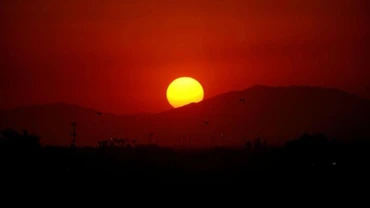 Mặt trời lặn trong một đợt nắng nóng ở Mexicali, Mexico, ngày 5/7/2024. (Ảnh: Reuters) 