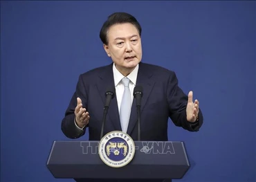 Tổng thống Hàn Quốc Yoon Suk Yeol tại một cuộc họp báo ở Seoul. (Ảnh: Kyodo/TTXVN)