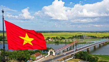 Chiến dịch hướng tới mục tiêu lan tỏa tinh thần dù là ai, dù ở bất cứ nơi nào vẫn sẽ luôn hướng về lá cờ Tổ quốc để bày tỏ tình yêu nước và niềm tự hào dân tộc. (Ảnh: SƠN BÁCH)