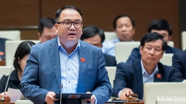 Đại biểu Phạm Trọng Nghĩa - Đoàn đại biểu Quốc hội tỉnh Lạng Sơn phát biểu. (Ảnh: ĐĂNG KHOA) 