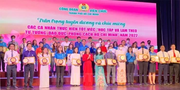Công đoàn Viên chức TP. Hồ Chí Minh tổ chức tuyên dương tập thể, cá nhân học tập và làm theo tư tưởng, đạo đức, phong cách Hồ Chí Minh; gương “Lao động giỏi, lao động sáng tạo”; gương “Người tốt việc tốt”. (Ảnh minh hoạ)