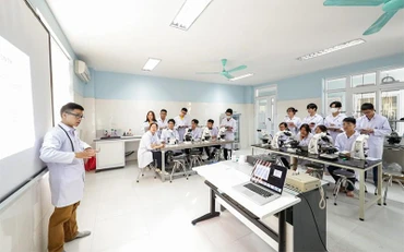 Hoạt động đào tạo của Đại học Quốc gia Hà Nội.