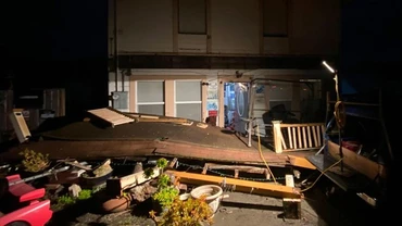 Thiệt hại do động đất gây ra bên ngoài 1 tòa nhà ở Rio Dell (California). (Nguồn: CNN)