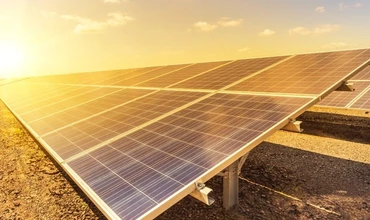 Saudi Arabia và UAE dẫn đầu khu vực Trung Đông về sản xuất năng lượng mặt trời. (Nguồn: Shutterstock)