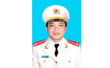 Đại úy Hồ Tấn Dương.