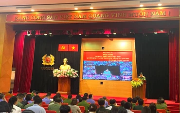 Hội nghị diễn ra dưới hình thức trực tuyến từ Hội trường Bộ Công an đến Trung tâm thông tin chỉ huy của 63 Công an tỉnh, thành phố trực thuộc Trung ương.