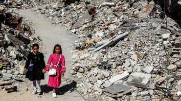 Trẻ em Palestine ở trại tị nạn Jabalia, phía bắc Dải Gaza, ngày 31/3/2025. (Ảnh: Xinhua) 