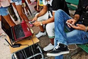 Kết nối Internet ở Cuba. (Nguồn: NPR)