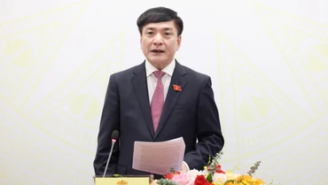 Tổng Thư ký Quốc hội-Chủ nhiệm Văn phòng Quốc hội Bùi Văn Cường phát biểu tại họp báo. (Ảnh: DUY LINH) 