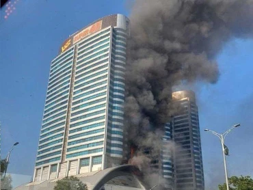 Không có thương vong lớn nào được báo cáo trong vụ hỏa hoạn tại Trung tâm mua sắm Centaurus ở Islamabad, Pakistan, ngày 9/10/2022. (Ảnh: gulfnews.com)