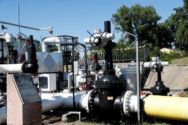 Trạm bơm thuộc đường ống dẫn dầu Druzhba đoạn qua nhà máy lọc dầu Danube của Tập đoàn MOL (Hungary), thành phố Szazhalombatta, Hungary, ngày 18/5/2022. (Ảnh: Reuters)