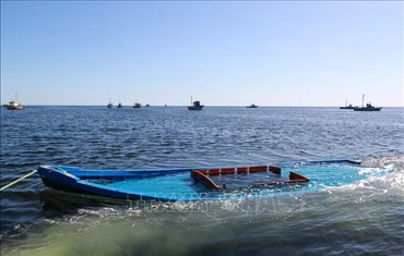 Chìm thuyền ngoài khơi Tunisia, 34 người di cư mất tích