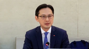 Thứ trưởng Ngoại giao Đỗ Hùng Việt phát biểu tại Phiên đối thoại về Báo cáo quốc gia của Việt Nam theo Cơ chế rà soát định kỳ phổ quát (UPR) chu kỳ IV của Hội đồng Nhân quyền Liên hợp quốc. (Ảnh: TTXVN)
