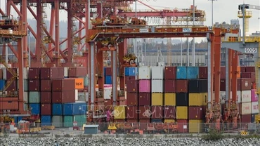 Cảng container hàng hóa tại Vancouver, British Columbia, Canada ngày 12/11/2024. (Ảnh minh họa: THX/TTXVN)