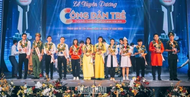 Tuyên dương 12 công dân trẻ tiêu biểu của Thành phố Hồ Chí Minh