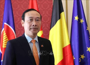 Đại sứ Nguyễn Văn Thảo. 