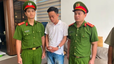 Võ Chí Thành - cán bộ tín dụng ngân hàng bị bắt vì lừa đảo chiếm đoạt hơn 25 tỷ đồng của nhiều khách hàng. (Ảnh: Mạnh Hùng)