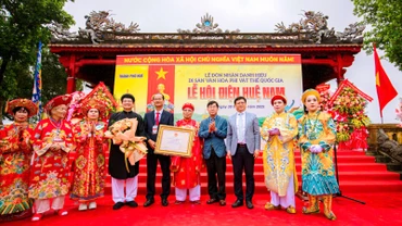 Lễ hội Điện Huệ Nam (còn gọi là Điện Hòn Chén) đón nhận Danh hiệu Di sản văn hóa phi vật thể quốc gia.