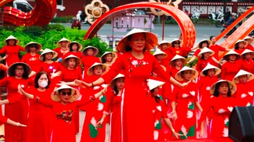 Chương trình Liên hoan ”Khúc xuân ca tự hào”.