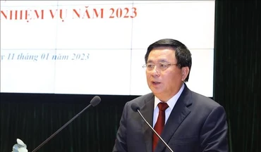 Đồng chí Nguyễn Xuân Thắng, Ủy viên Bộ Chính trị, Giám đốc Học viện Chính trị Quốc gia Hồ Chí Minh, Chủ tịch Hội đồng Lý luận Trung ương phát biểu tại Hội nghị.