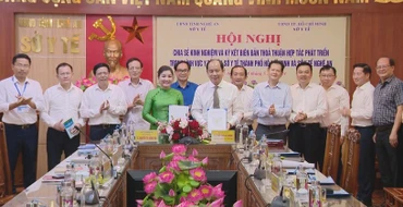Lãnh đạo hai sở Y tế Thành phố Hồ Chí Minh và Nghệ An ký thỏa thuận hợp tác toàn diện trong lĩnh vực phát triển y tế.
