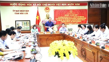 Phó Chủ tịch Quốc hội Trần Quang Phương phát biểu tại buổi làm việc.