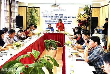 Quang cảnh buổi tọa đàm.