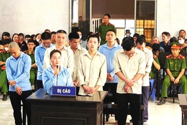 Các bị cáo tại phiên tòa.