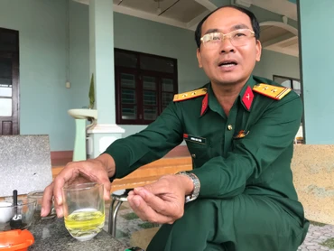 Trung tá Dương Kim Tuấn chia sẻ về kinh nghiệm điều hành công việc trên địa bàn rất rộng do đơn vị quản lý.