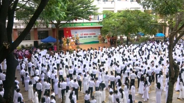Trường Trung học phổ thông chuyên Nguyễn Chí Thanh, thành phố Gia Nghĩa, tỉnh Đắk Nông khai giảng năm học mới 2022-2023.
