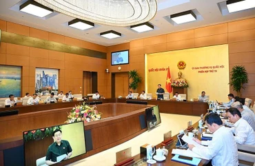 Quang cảnh phiên họp thứ 15 của Ủy ban Thường vụ Quốc hội. (Ảnh: DUY LINH)