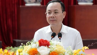 Lãnh đạo Thành ủy thành phố Cần Thơ phát biểu ý kiến tại hội nghị.